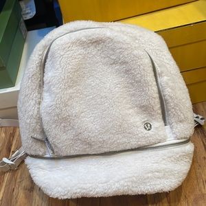 NWT lululemon City Adventure Backpack Mini Fleece 🤎